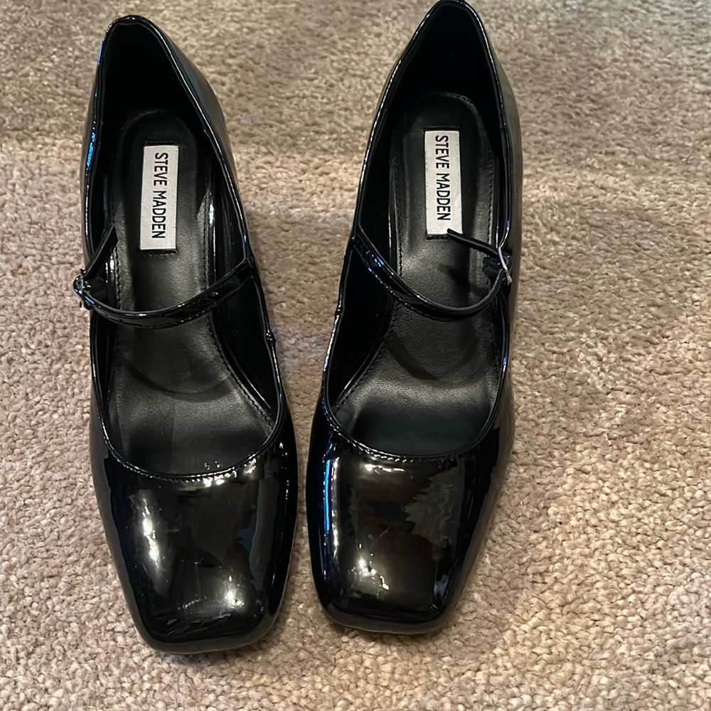 Steve Madden Maryjane Black Patent Leather Heels - Picture 2 of 6